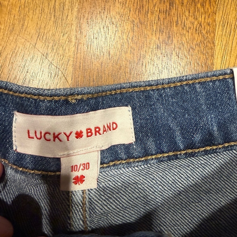 Lucky Brand 90s Midi Women's Distressed Blue Jean Shorts NWT - Picture 2 of 5